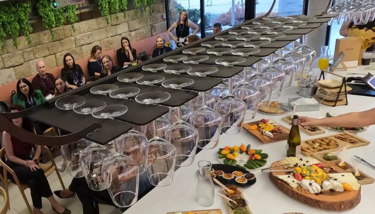 אירוע חברה עם גבינות ויין - יקבי ירושלים פתח תקווה
