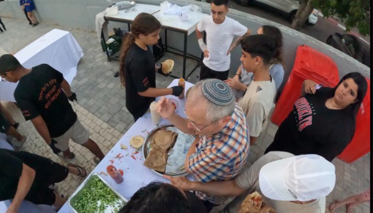 האטרקציה: פלאפל חינם